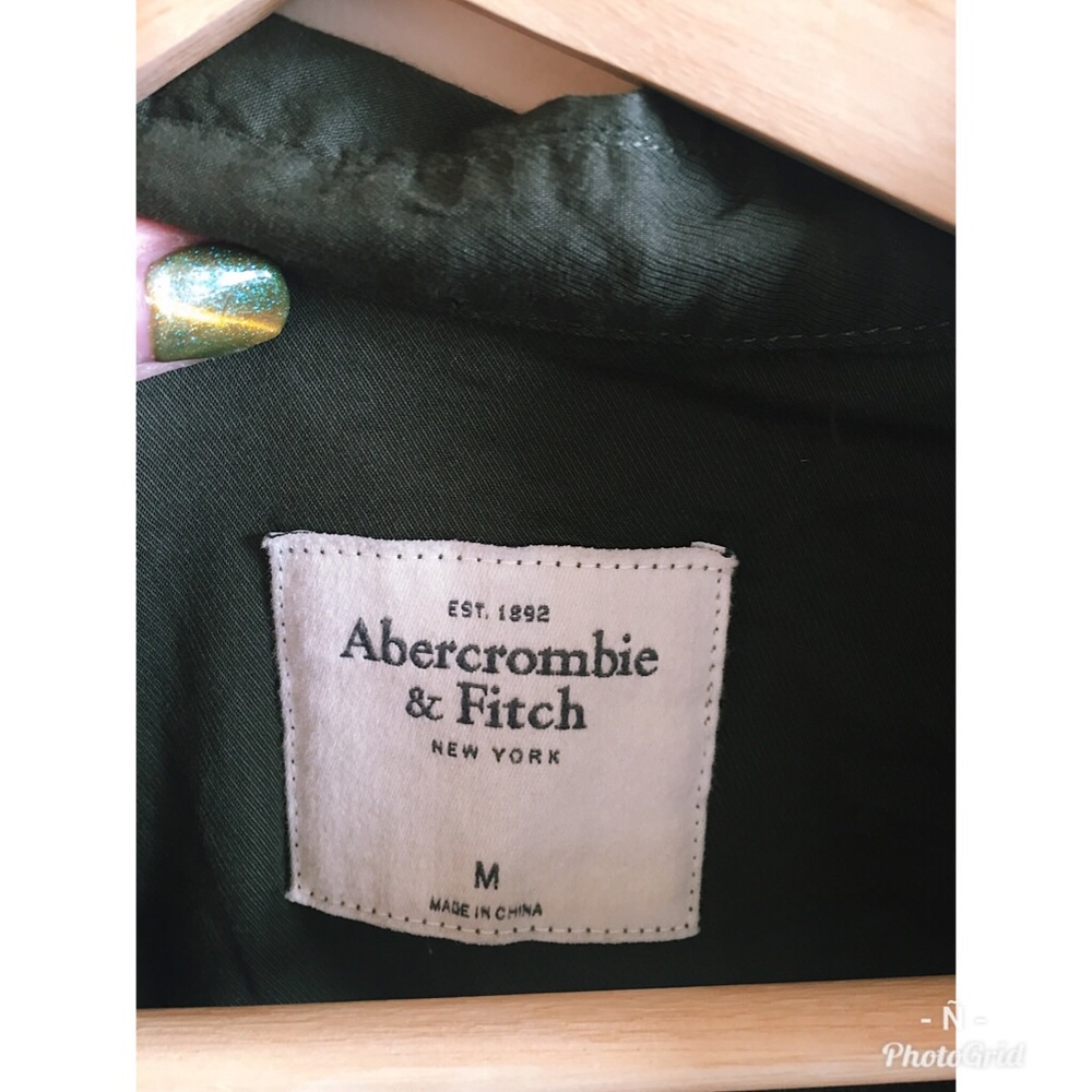 ABERCROMBIE & FITCH GREEN BUTTON DOWN TOP - Picture 2 of 3